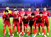 开云体育中国-武汉队逆转战胜上海海港队，晋级领先