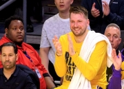 开云体育平台APP-包含NBA季后赛湖人黄蜂大战紧张的节奏持续不断的词条