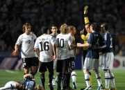 开云体育官方网站-乌拉圭足球运动员在外国比赛中大放异彩