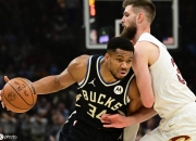 开云体育下载-雄鹿队双核心发威，再次战胜对手的简单介绍