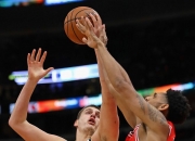 开云体育app-玫瑰持球稳定，公牛队友补篮迅速，全队配合默契的简单介绍