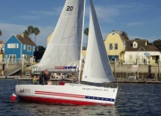 开云体育登录-美国帆船选手立于不败之地，称霸榜单