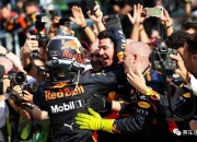 开云体育官方网站-阿斯顿马丁险胜红牛车队，塞恩斯带队取胜