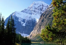 开云官网-摩洛哥瓦赫达前锋线组合默契提升，世俱杯争冠利器