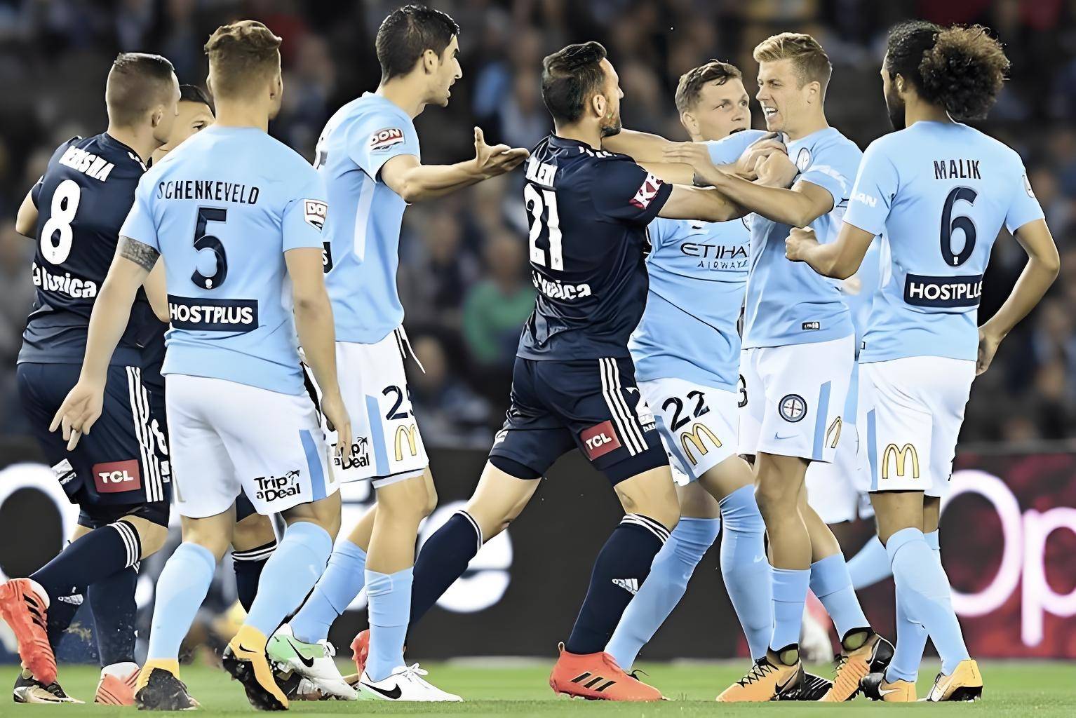 包含欧预赛：匈牙利客场不敌冰岛，遭遇失利的词条