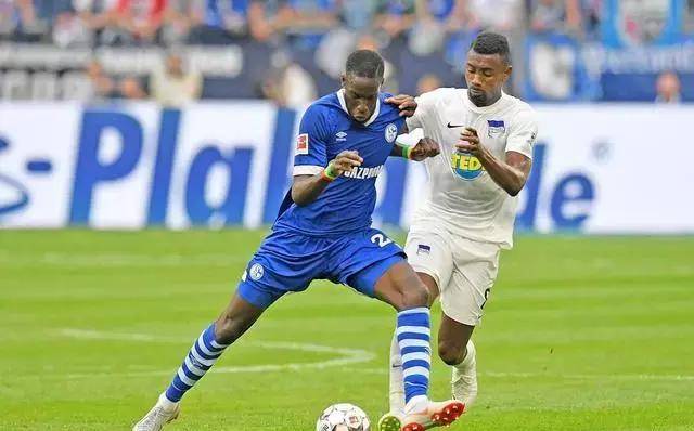 沙尔克客场失利,连续两轮未能取胜 沙尔克客场失利,连续两轮未能取胜