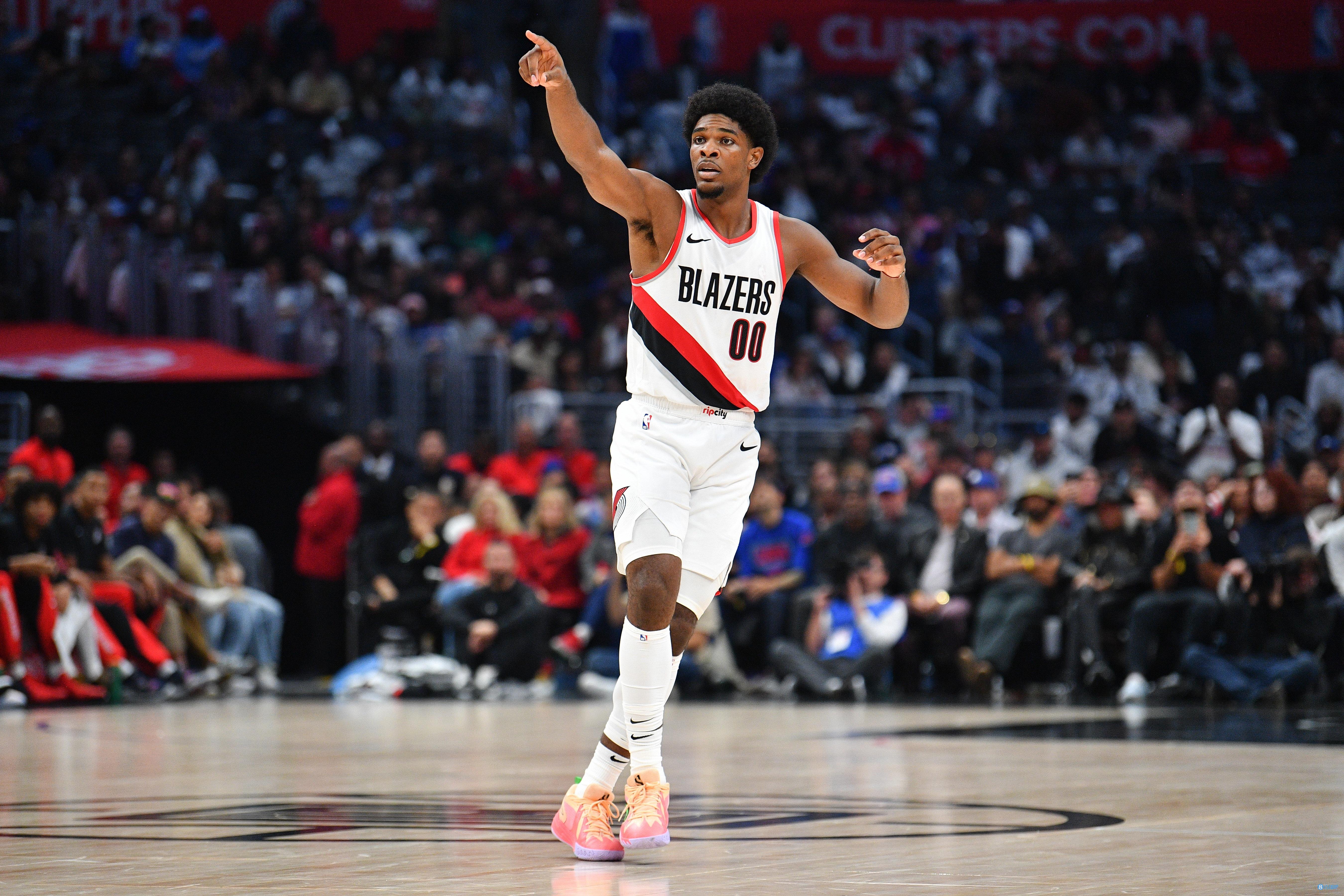 开拓者新援展现实力，帮助球队战胜对手的简单介绍