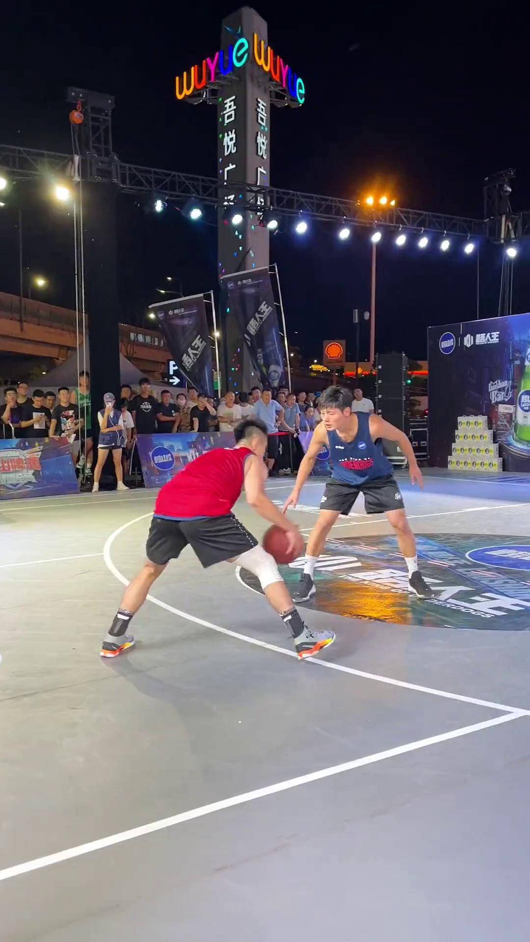 世界级篮球赛打响第一战燃情上演的简单介绍