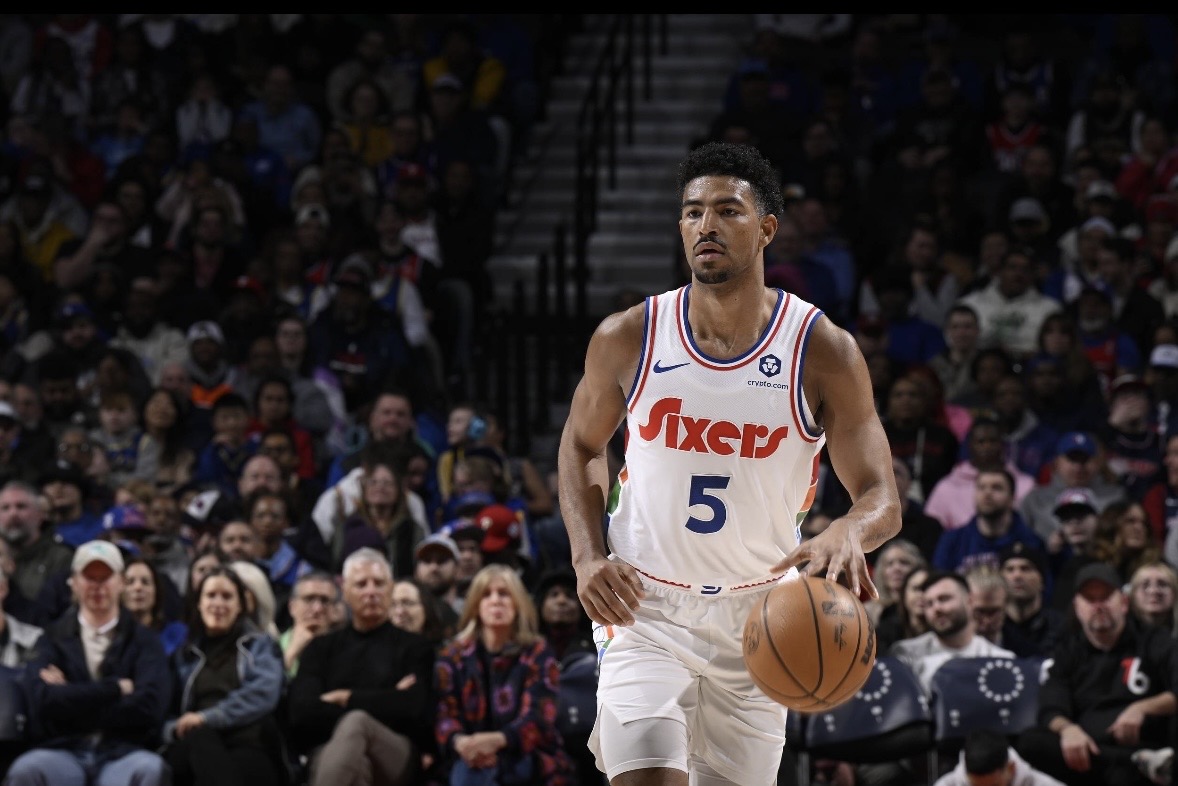 关于尼克斯队球员集体爆发，终结连败势头的信息