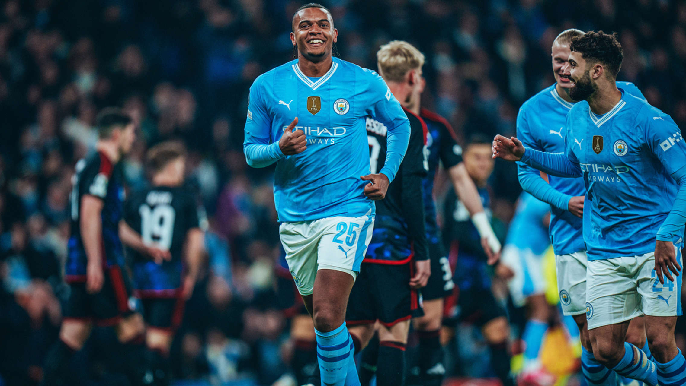 曼城主场全胜,锁定晋级八强 曼城主场全胜,锁定晋级八强