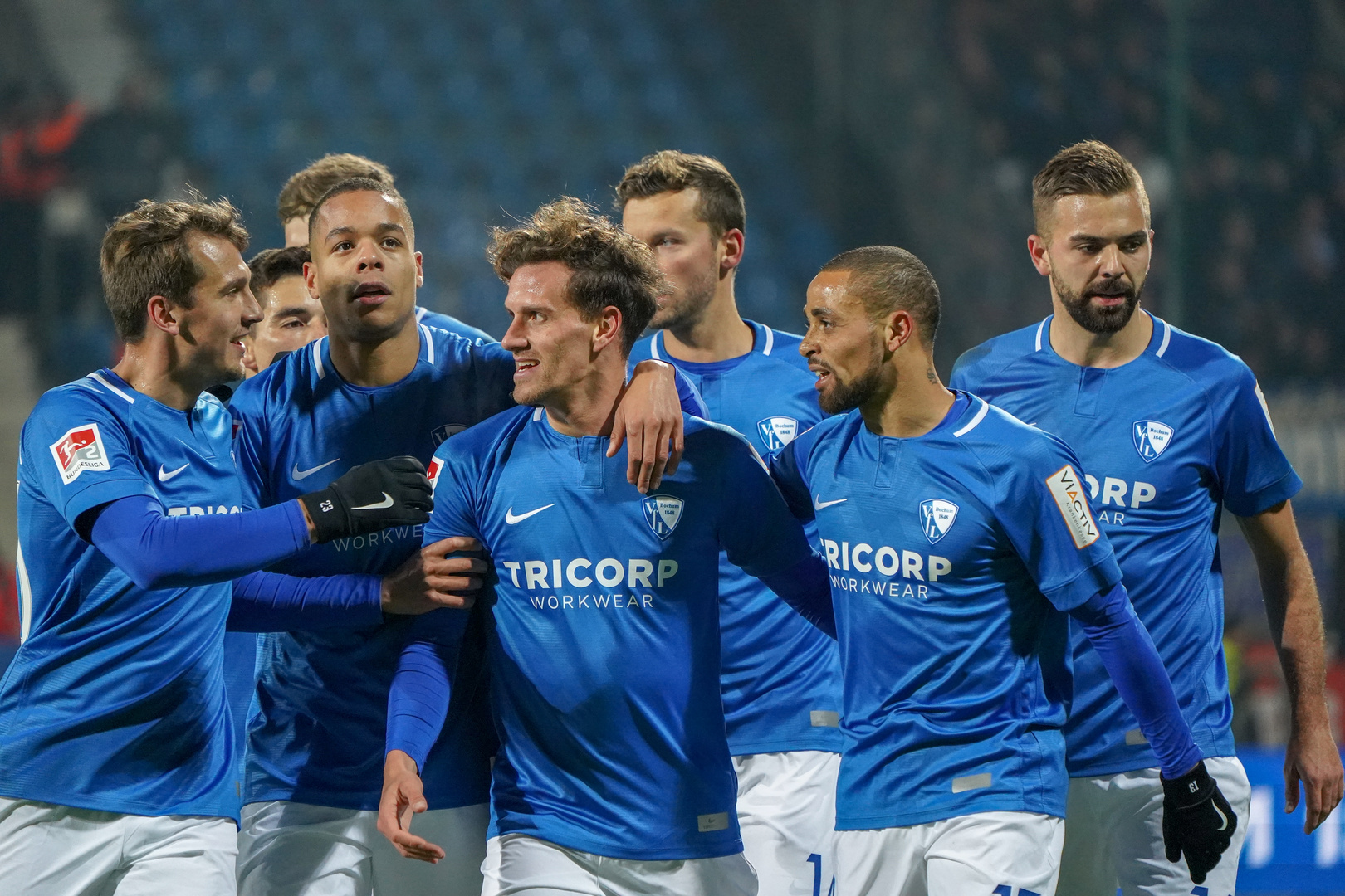 多特蒙德主场大胜，士气高昂继续领跑积分榜的简单介绍