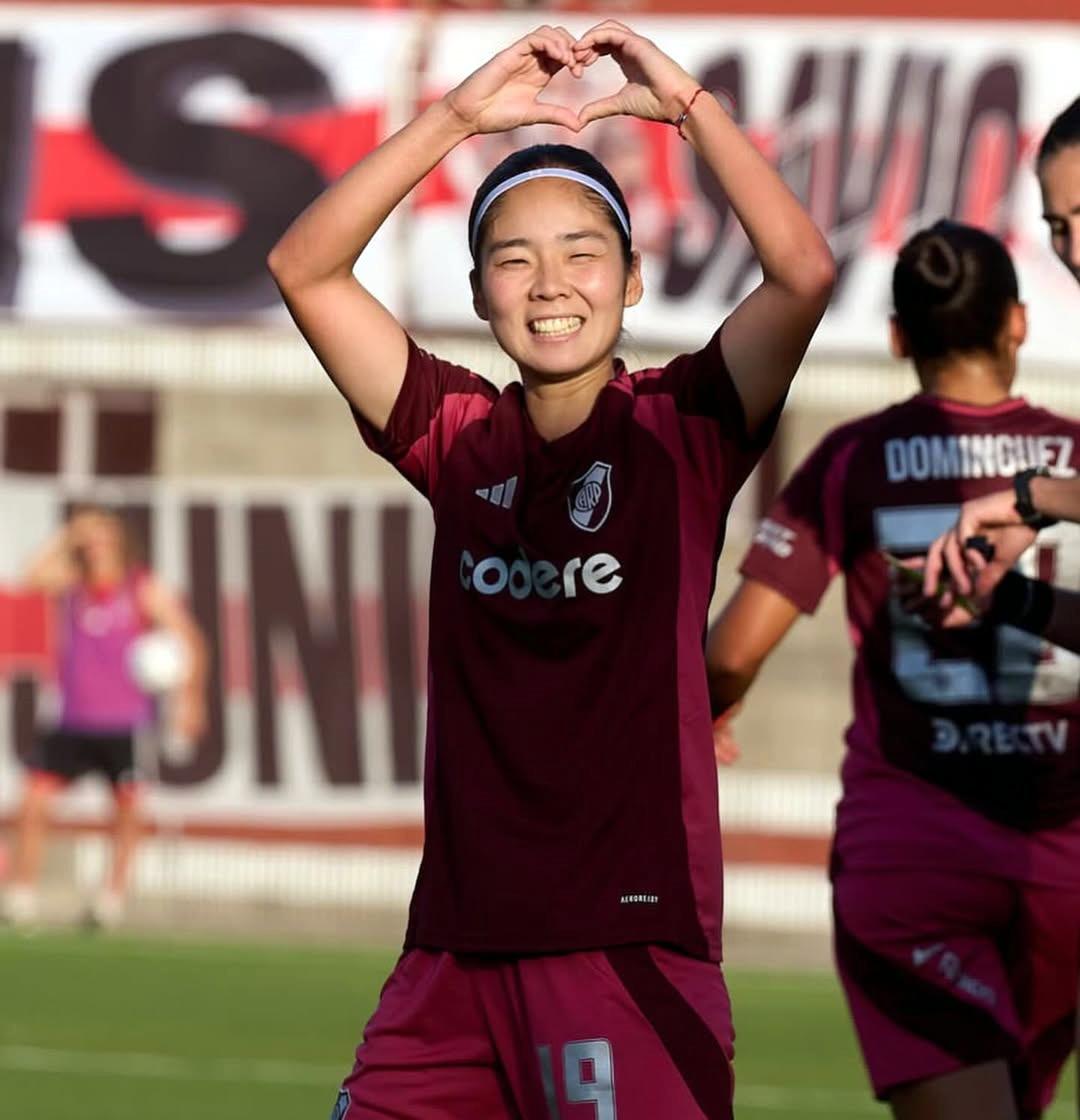 日本女足队员被评为最有价值球员