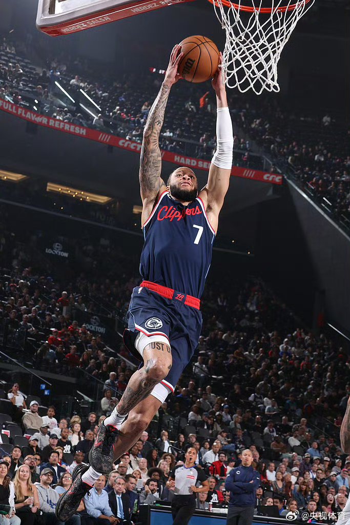 布莱梅主场憾负基尔，主帅怒斥球队表现不佳