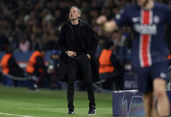 巴萨再添一败,欧冠征程磕磕绊绊,恩里克束手无策的简单介绍 巴萨再添一败,欧冠征程磕磕绊绊,恩里克束手无策的简单介绍