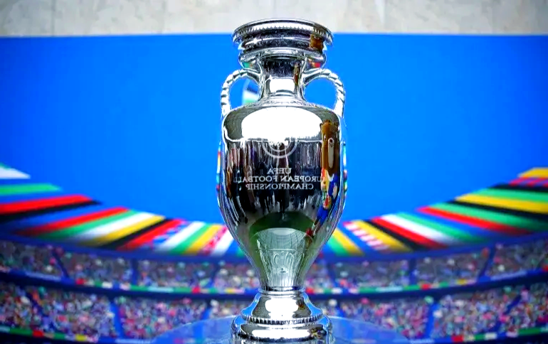 欧洲足坛豪门对决,欧锦赛四强将闪耀舞台 欧洲足坛豪门对决,欧锦赛四强将闪耀舞台