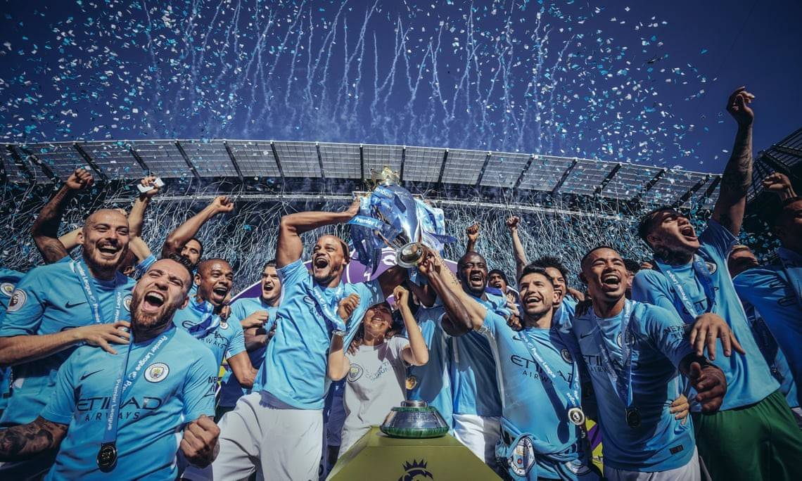 曼城客场击败莱切斯特，保住榜首位置