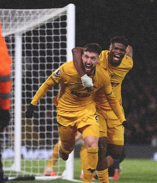 包含切尔西队长送出助攻,助球队客场逆转终结不败纪录的词条 包含切尔西队长送出助攻,助球队客场逆转终结不败纪录的词条