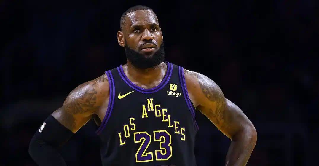 包含NBA球员个人数据再创历史，成为数据统计焦点的词条