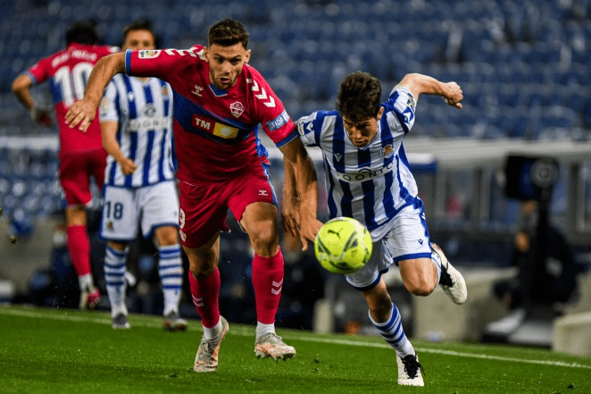 皇家社会客场大胜，重返联赛领先位置的简单介绍