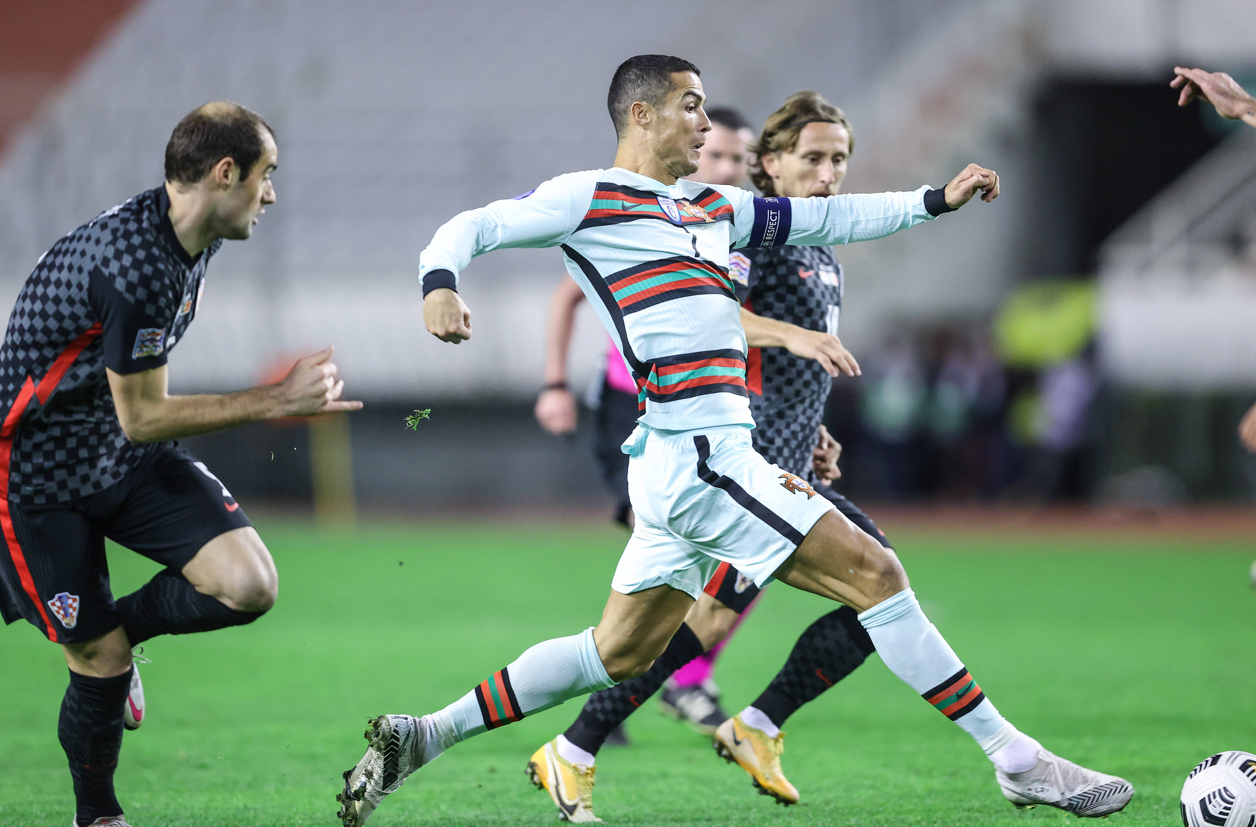 葡萄牙在紧张比赛中获胜,晋级欧国联四强的简单介绍 葡萄牙在紧张比赛中获胜,晋级欧国联四强的简单介绍