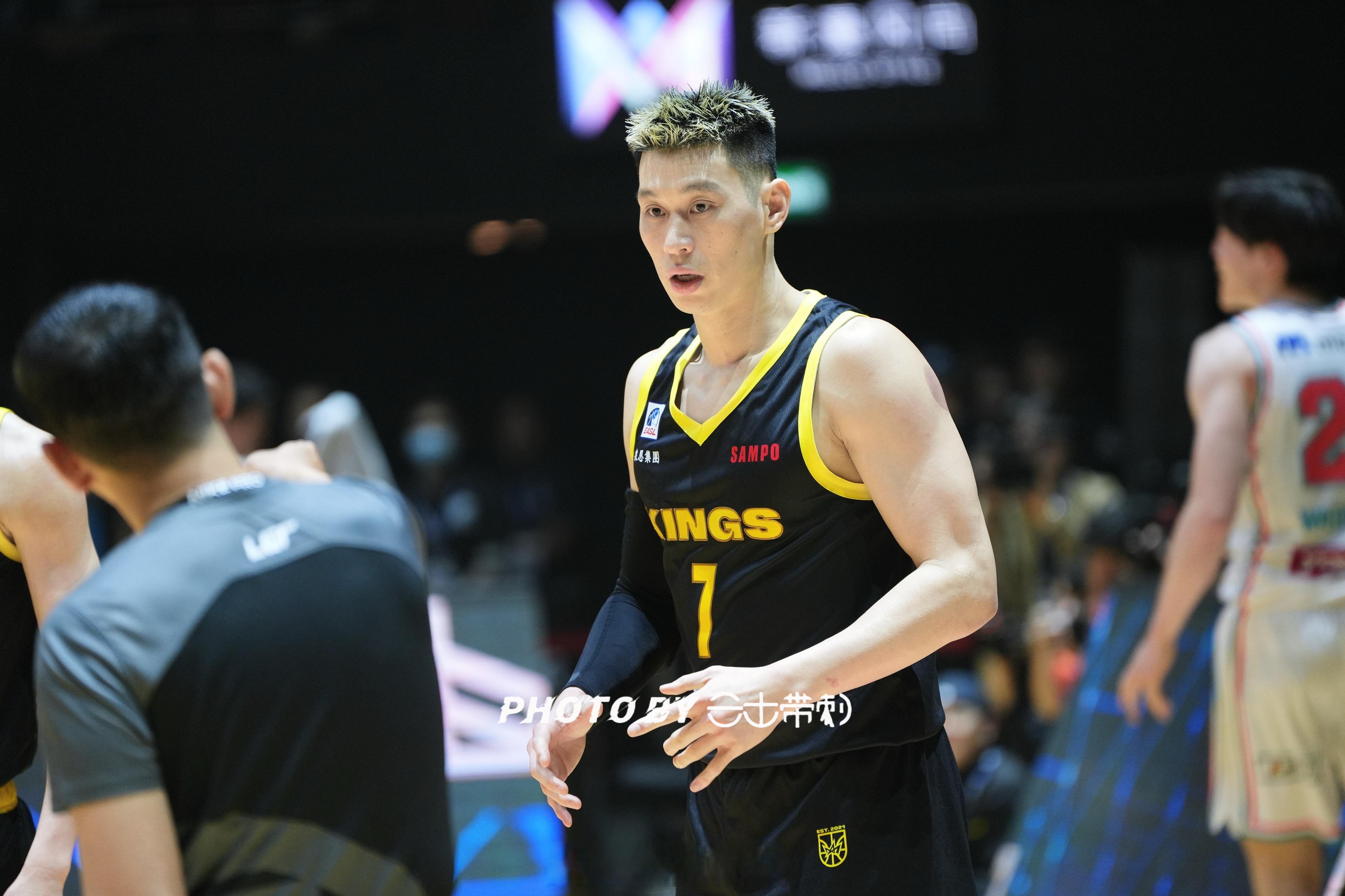 林书豪在亚洲赛场绽放,率队成功击败对手 林书豪在亚洲赛场绽放,率队成功击败对手