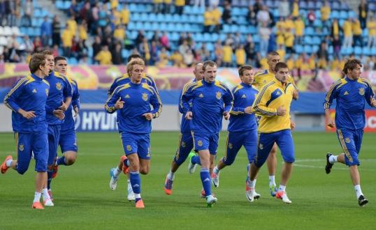 瓦尔瓦克斯前锋连续进球，帮助球队获胜的简单介绍