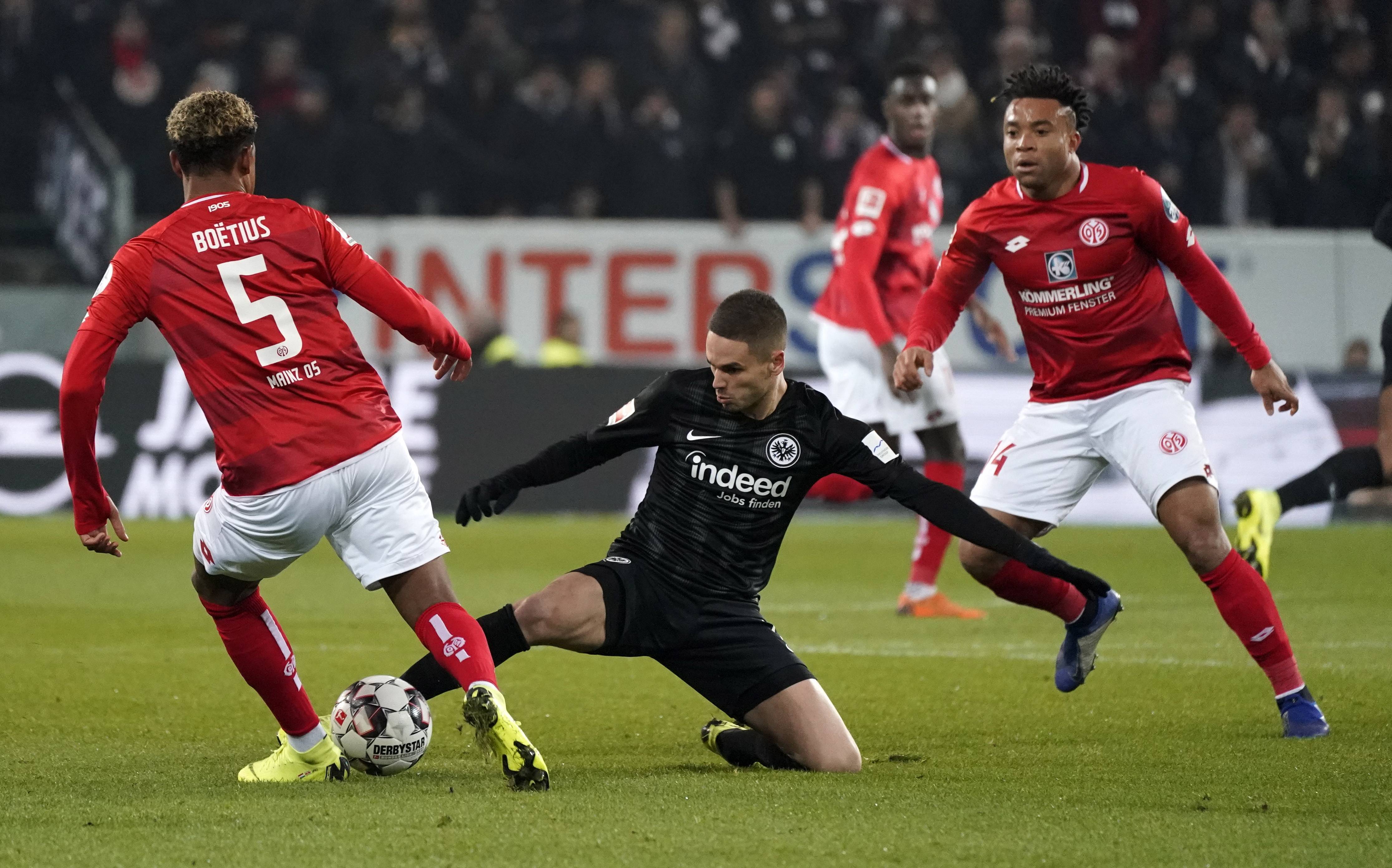 包含霍芬海姆客场取胜，继续追赶前四队伍的词条