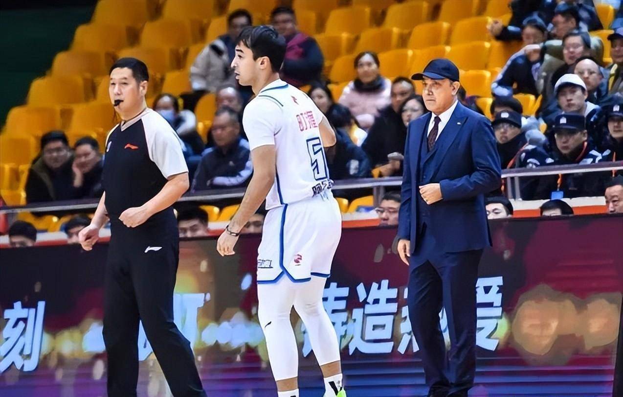 广厦男篮实力出众，连胜势头不可阻挡的简单介绍