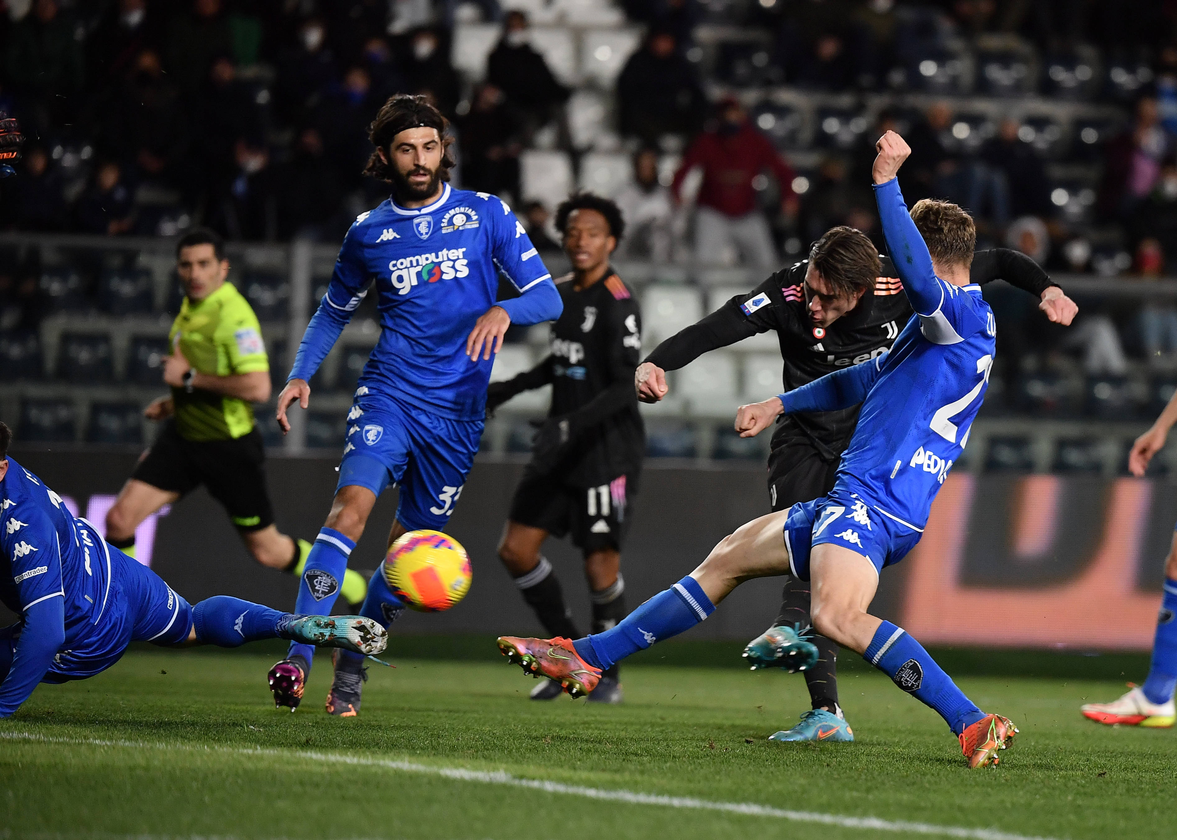 包含莱斯特城连克对手，取得双杀战绩的词条