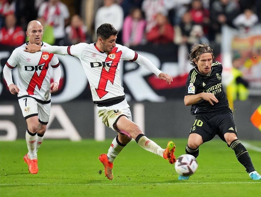 包含马洛卡主场逼平对手，努力保级的词条