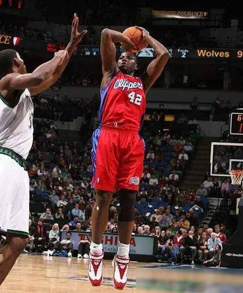 关于选手技术精湛，展现超凡篮球魔法的信息