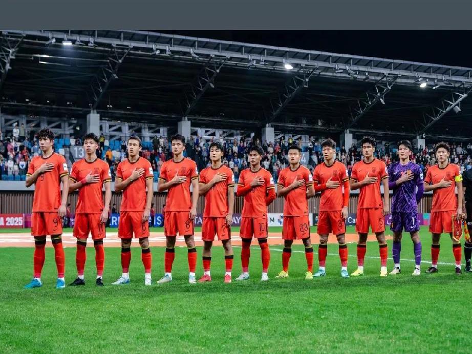 包含热血激战！亚洲杯赛场上强强对决的词条