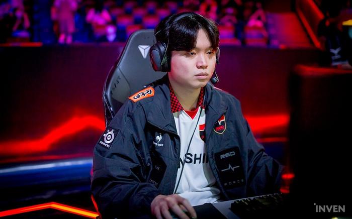 DK险胜NS，BDD团战一打五全球总决赛3:0（上海）