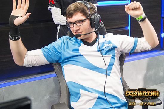 T1横扫CLG，Inspired单局斩获MVP四强赛2:1（柏林）