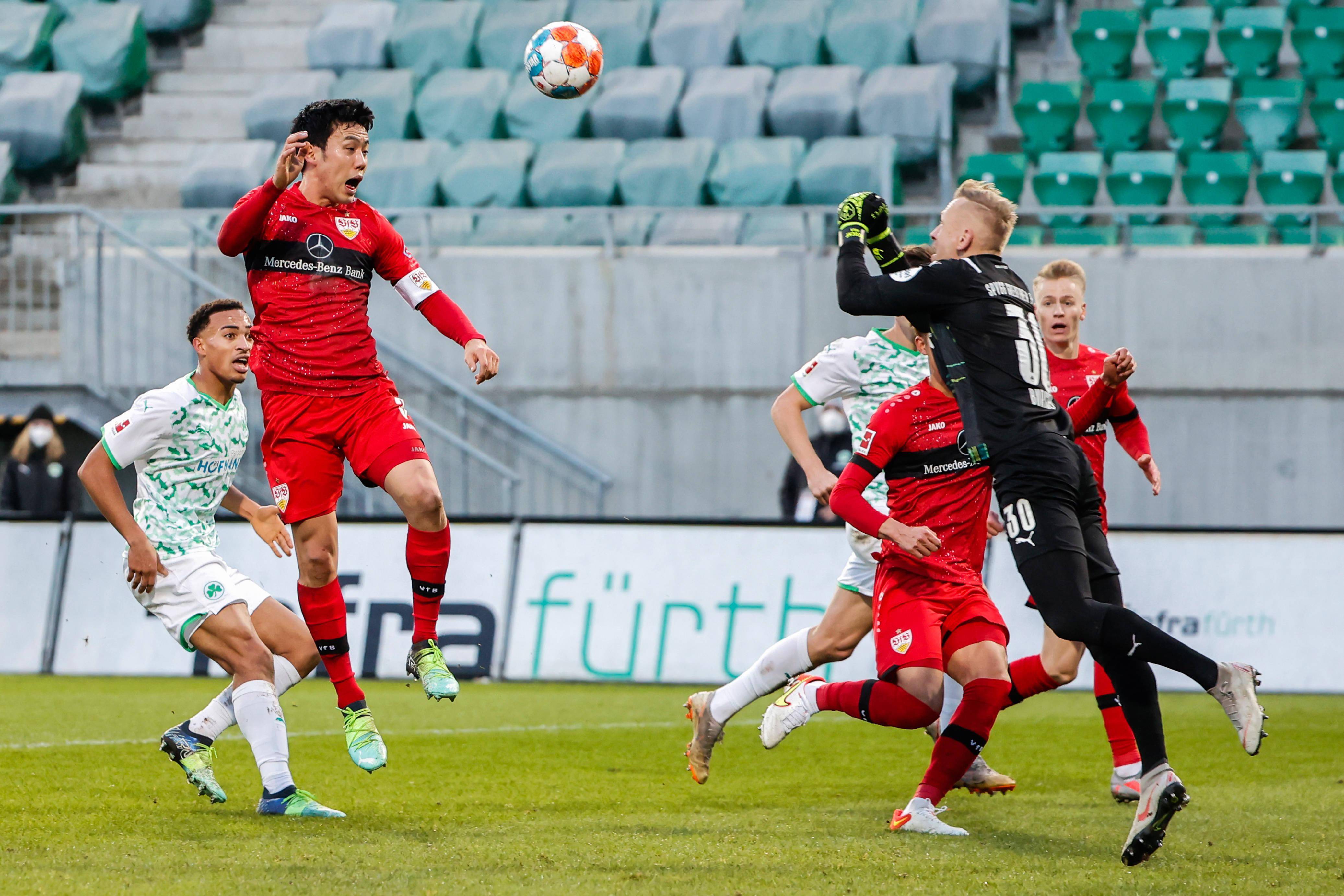 弗赖堡防线硬朗，逼平强劲的对手