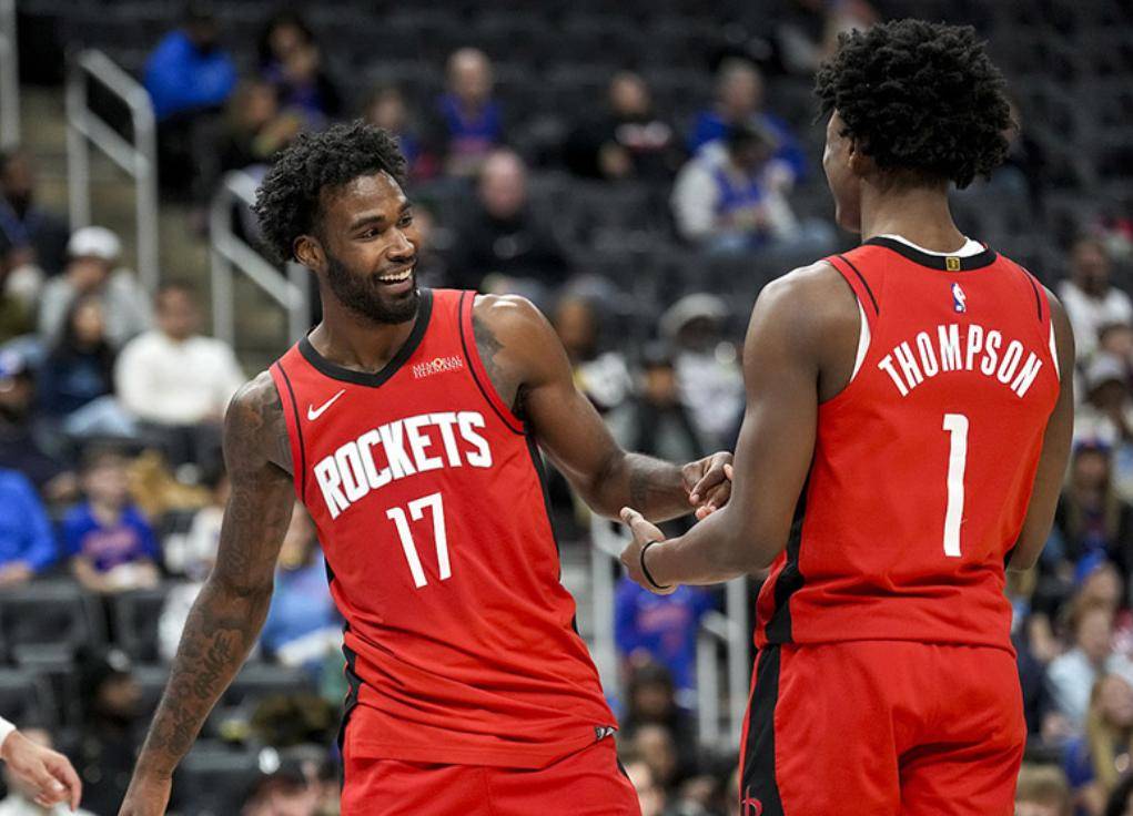 火箭胜独行侠,取得四连胜 火箭胜独行侠,取得四连胜