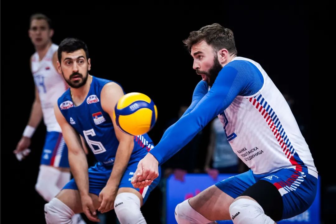 包含法国逆转皇马，乔瓦尼·雷纳统治全场的词条