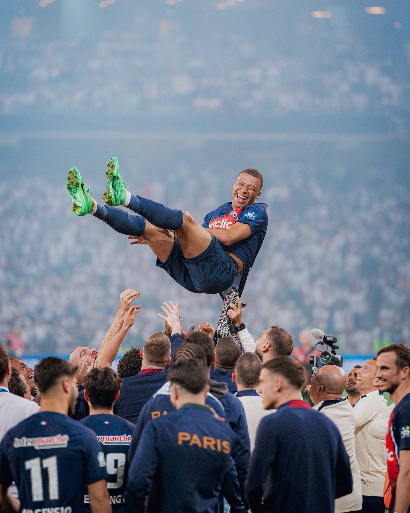 巴黎横扫马德里竞技，姆巴佩绝境逆转