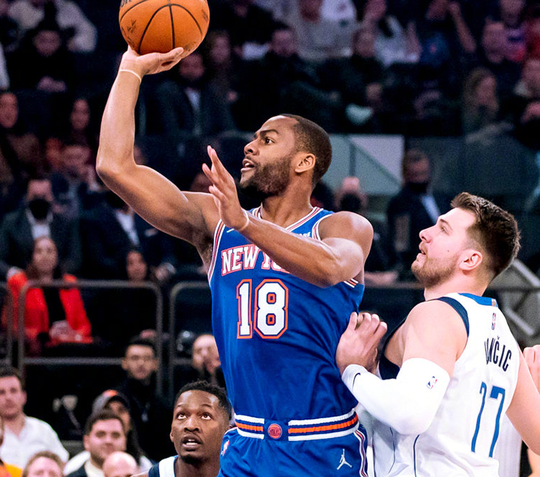 尼克斯胜独行侠，罗斯双20+10