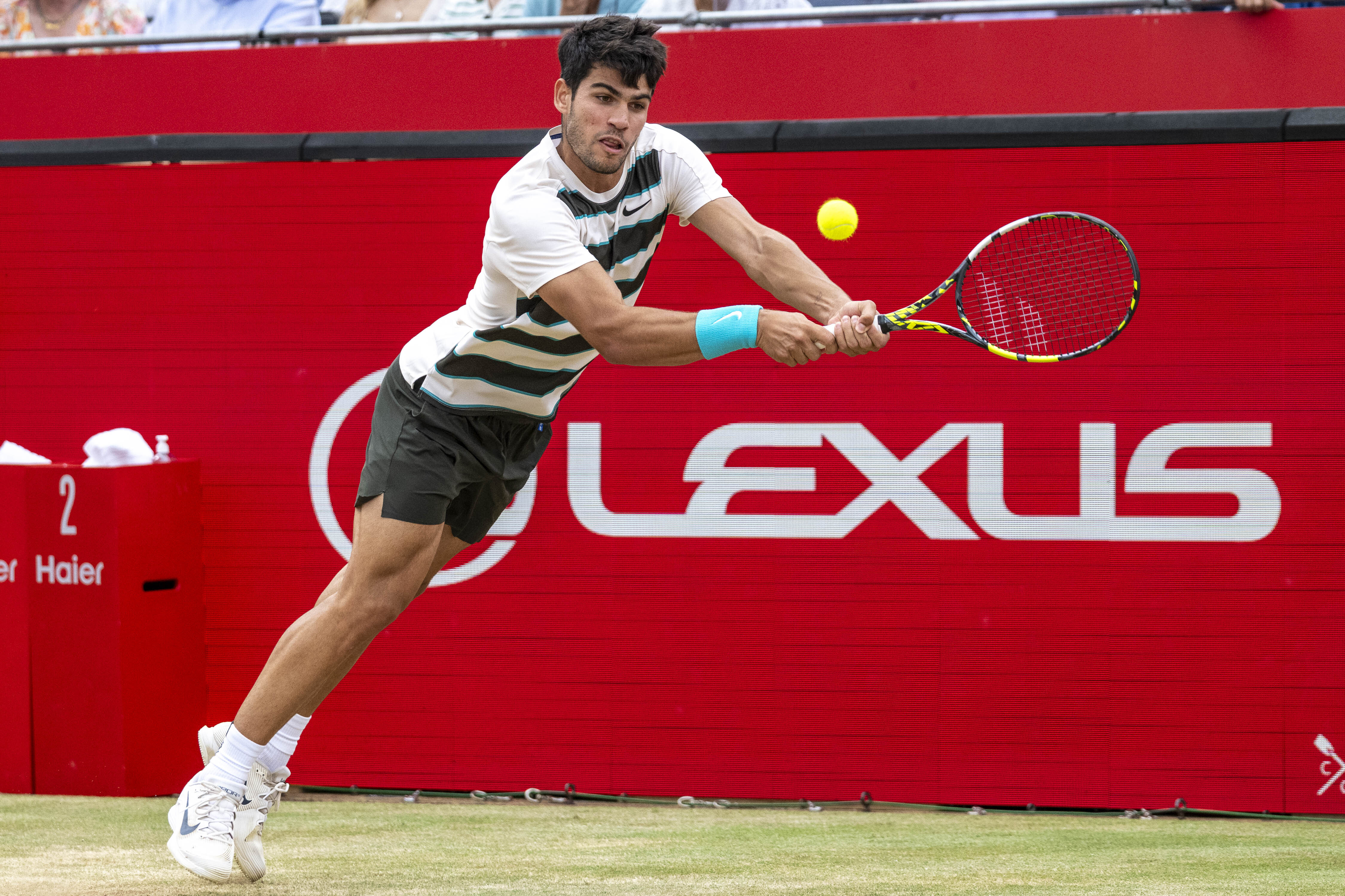 英国网球队完胜意大利网球队，阿尔卡拉斯制霸全场的简单介绍