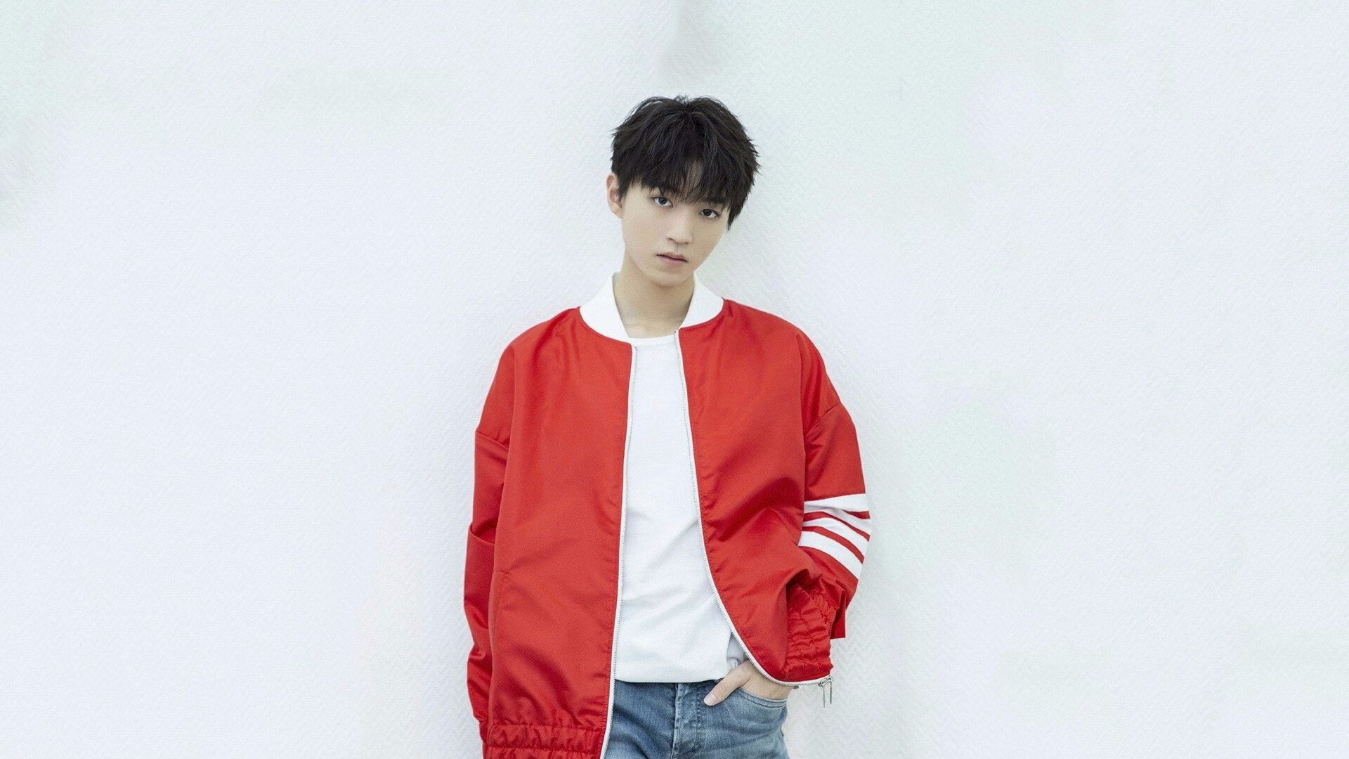 孙兴慜爆发展现亚洲之光，尼日利亚雄狮踏平黄色潜水艇揭示足球新纪元