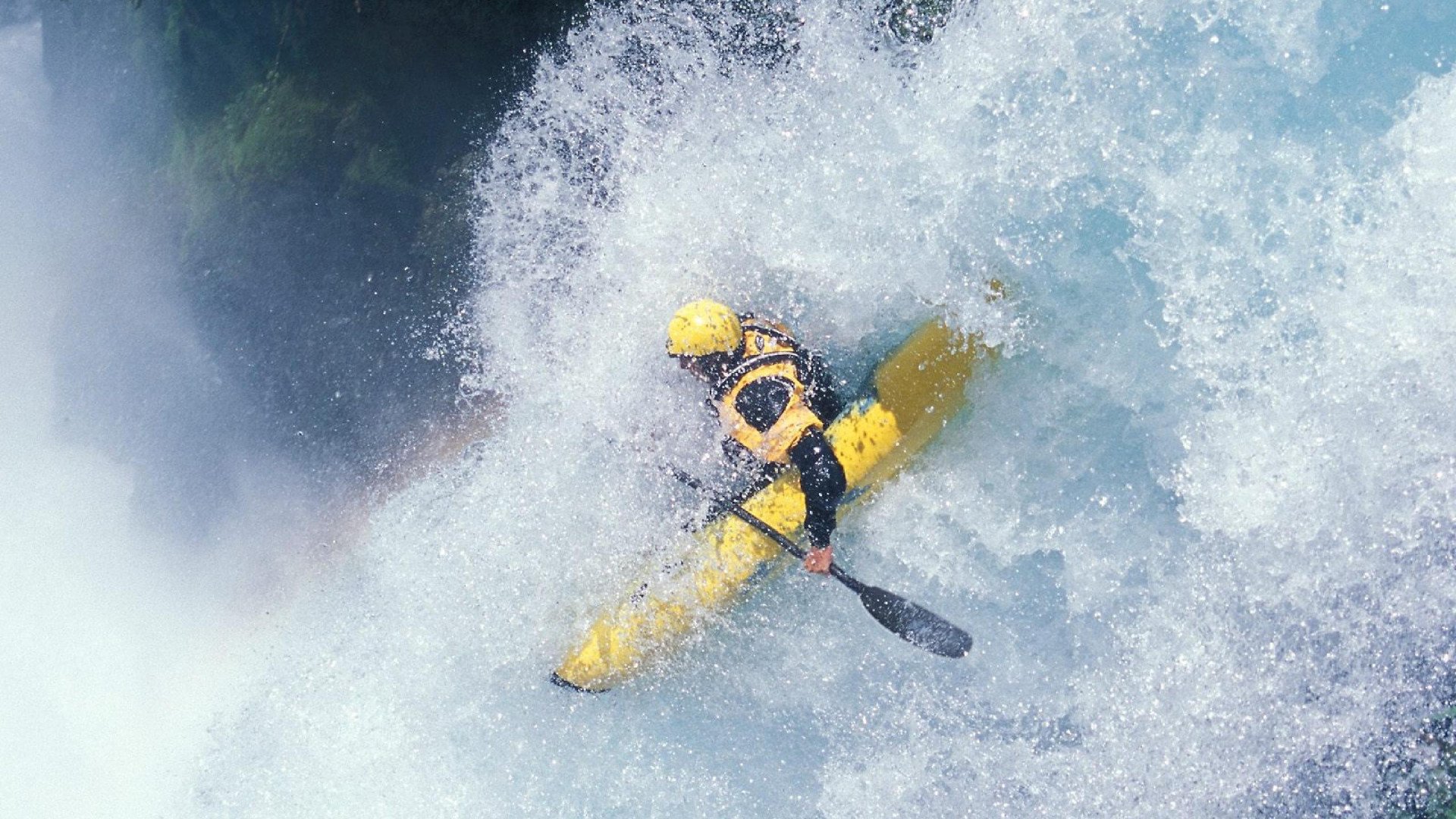舞台巨星库里越战越勇，广东队横扫魔术展篮球雄风