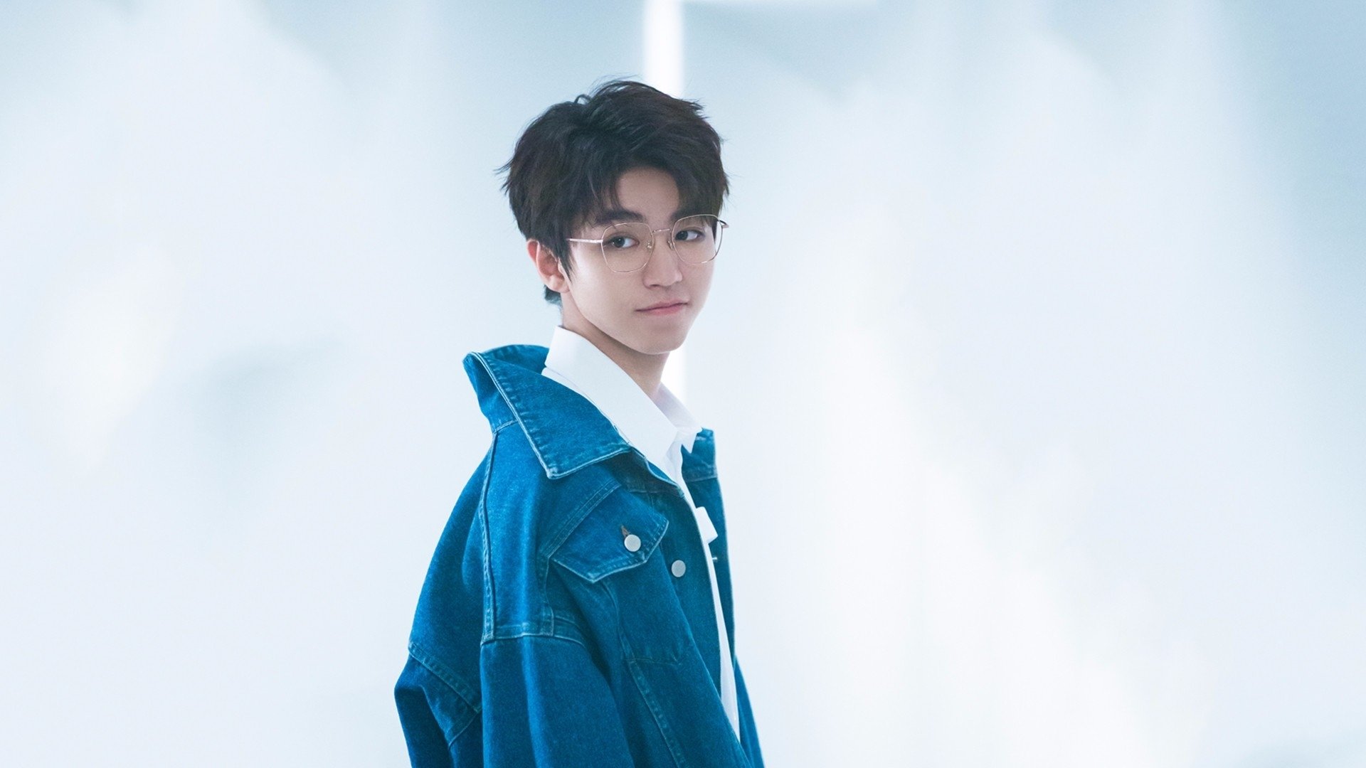 足球场与人生战场，荷兰翻盘的狂想与阿拉巴不掉线的启示