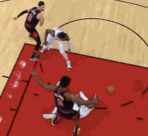 布伦森用实力证明自己，公牛冲垮活塞