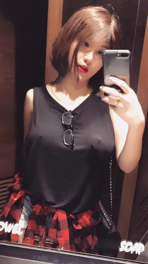 橙色火焰燃爆绿茵场，阿劳霍双响炮助荷兰三球完胜安哥拉